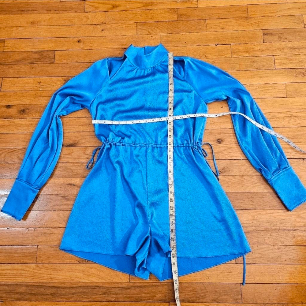 Alexis Blue Mock Neck Cutout Long Sleeve Romper Size Small - Picture 5 of 9
